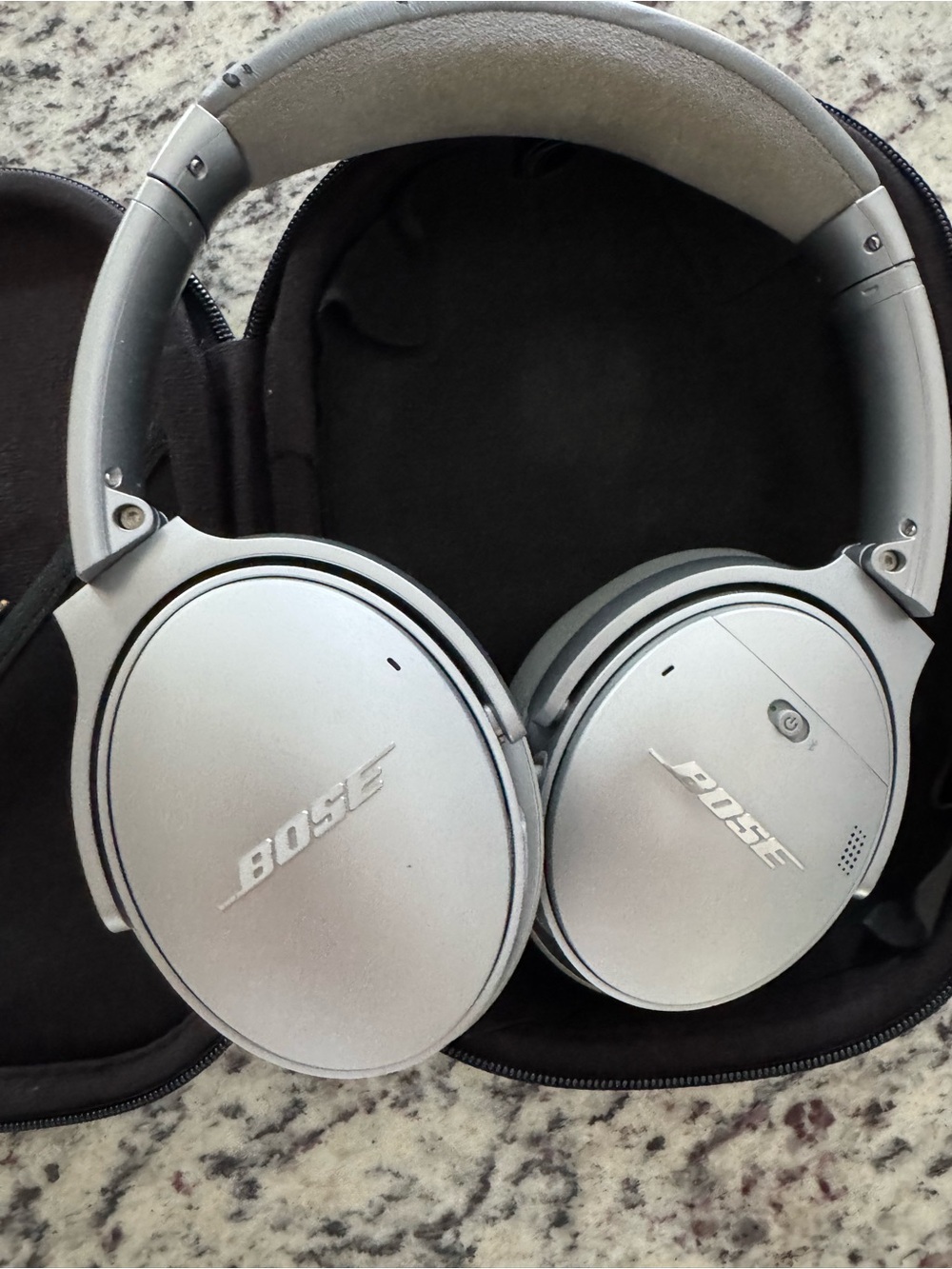 Bose Silver Over-Ear Wireless Noise-Cancelling Headphones - Picture 3 of 8